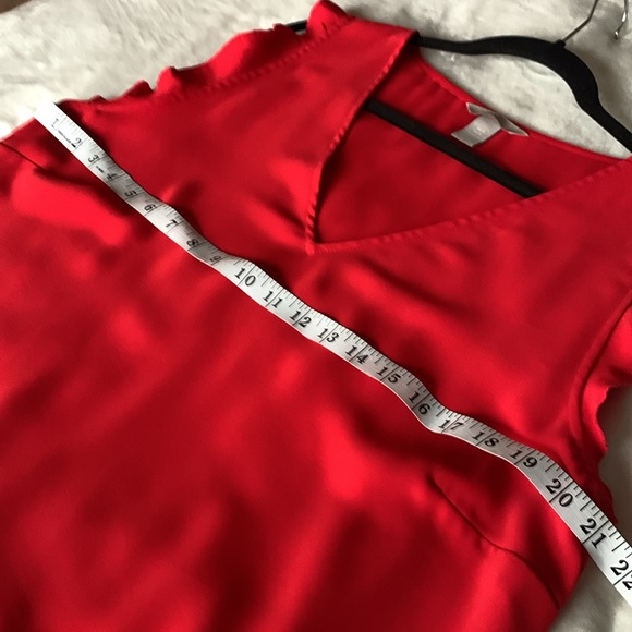 H&M women’s sleeveless red top - Picture 2 of 5